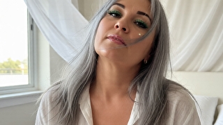 Sexy webcam show met grandmilf