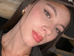 Sexy webcam show met miadeluca Sexy webcam show met miadeluca